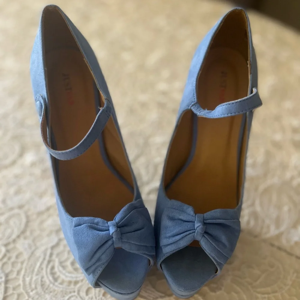 Baby Blue Pinup Peep-toe Pumps Heels | size 8.5. - Picture 4 of 5